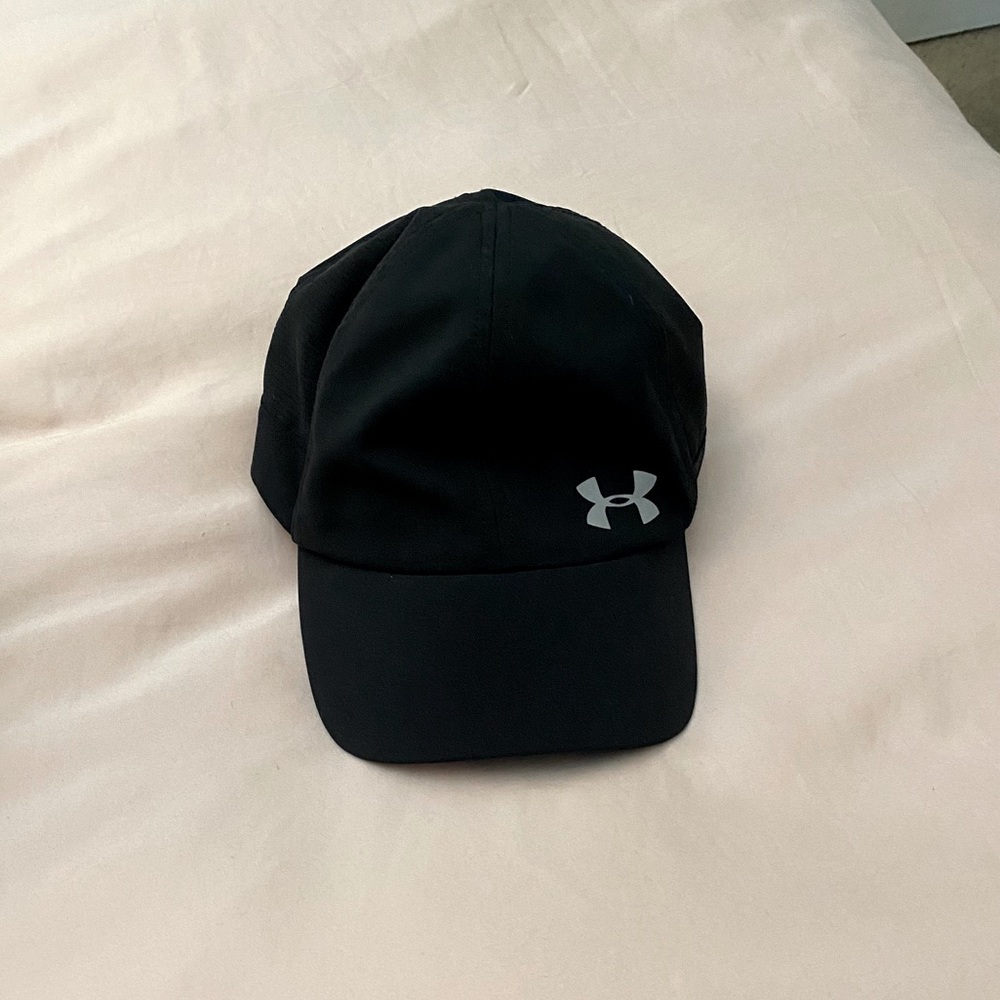 Women's UA Shadow Run Adjustable Cap